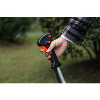 Benzinmotoros fűnyíró 255/420 mm vágásszélességgel, 1,9 LE teljesítményű